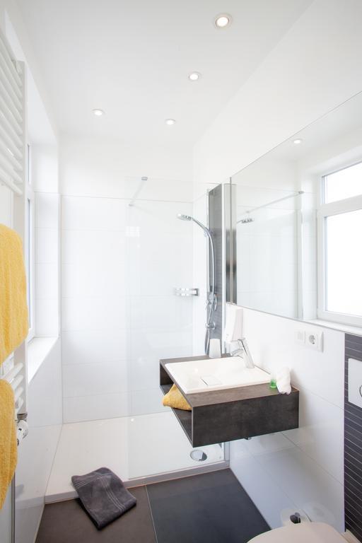Ebner - Boutique-Hotel & Konditorei Линдау Стая снимка